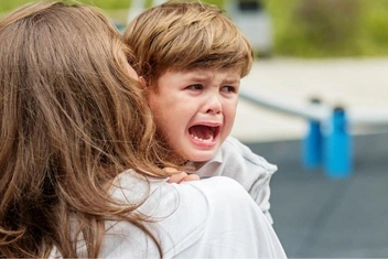 «Что ты сейчас чувствуешь?»: когда «осознанность» в воспитании детей переходит все границы