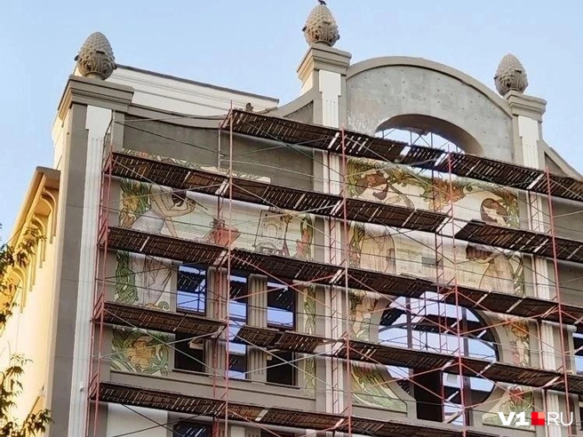 Новая картина уже скоро появится на стенах многоэтажного здания в центре Волгограда | Источник: Евгений Павлюченко