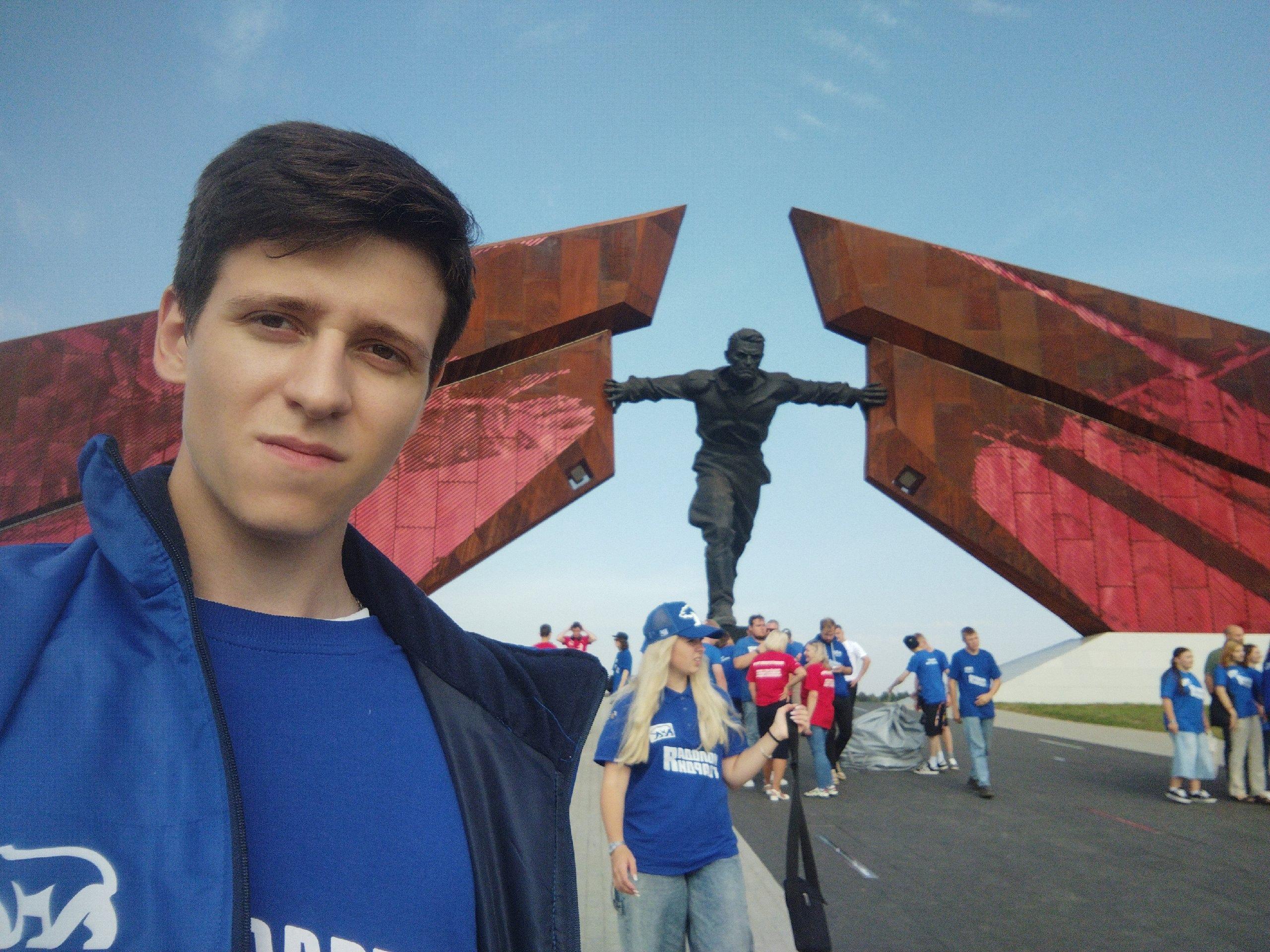 «Я начал рисовать». Ветеран СВО — о том, что помогло адаптироваться к жизни после передовой 