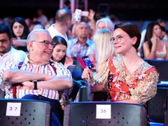 СМИ: Евгений Петросян женился на 30-летней Татьяне Брухуновой
