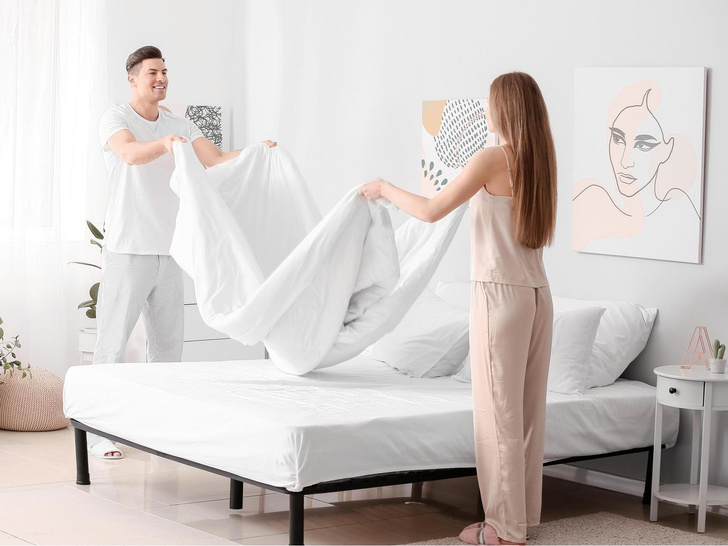 Сон под одним одеялом: должны ли супруги спать вместе?