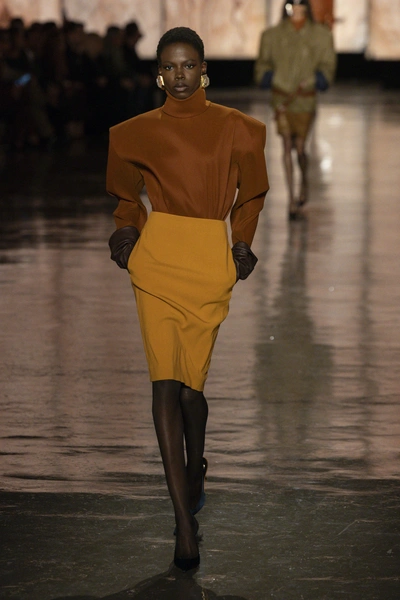 Saint Laurent осень-зима 2025/2026 | woman.ru