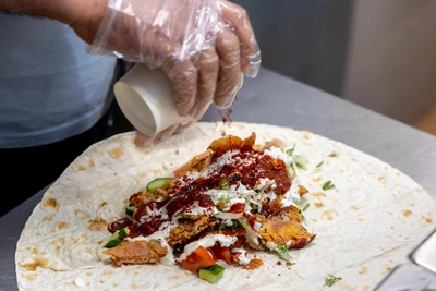 Tyumen Poll Aims to Find City's Best Shawarma