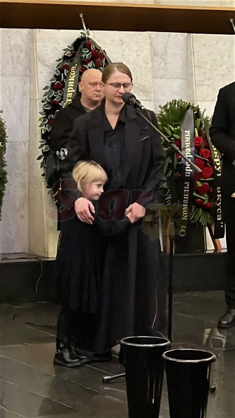 Вдова тоже произнесла речь