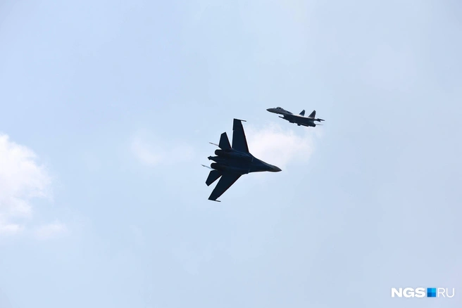 «Витязи» выступают на Су-35с | Источник: Александр Ощепков / NGS.RU