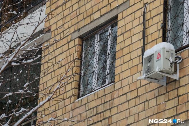 «Забота о пациенте — это либо проблема родственников, которые могут быть просто физически не в состоянии с ней справиться, либо лечение в стационаре, если его состояние уже критическое» | Источник: Мария Ленц / NGS24.RU