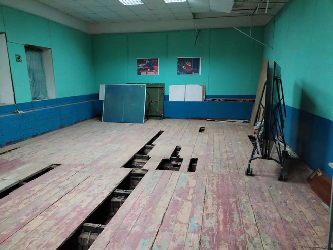 В помещении ремонта требует не только пол, но и потолок | Источник: читатели V1.RU