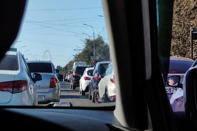 Волгоградцы застряли в пробках из-за очередей на заправках