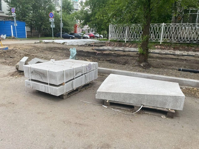 Такие плиты положат на месте пешеходных переходов | Источник: @adm_krasnoyarsk / Telegram