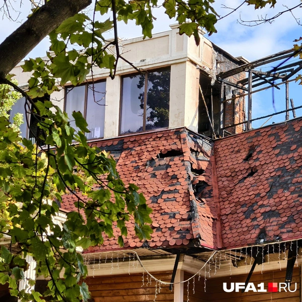Больше всего пострадали верхние этажи  | Источник: Булат Салихов / UFA1.RU 