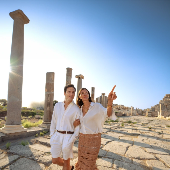 Когда туристы устают нежиться на пляже, они идут на экскурсию | Источник: Go Türkiye