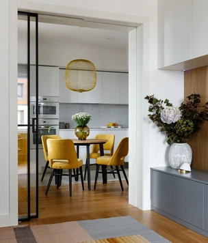 Квартира молодой девушки в стиле mid-century modern 68 м²