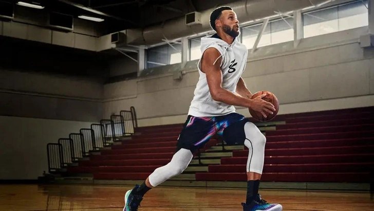 Все подробности модного конфликта легенды баскетбола Стефена Карри и Under Armour | marieclaire.kz