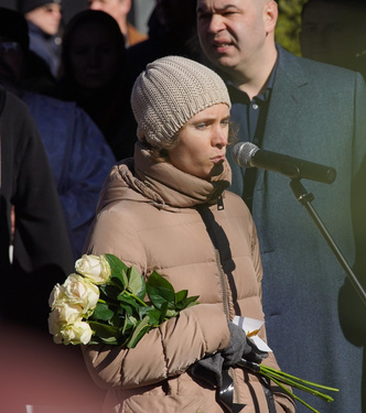 Внебрачную дочь было не узнать на поминках Жириновского