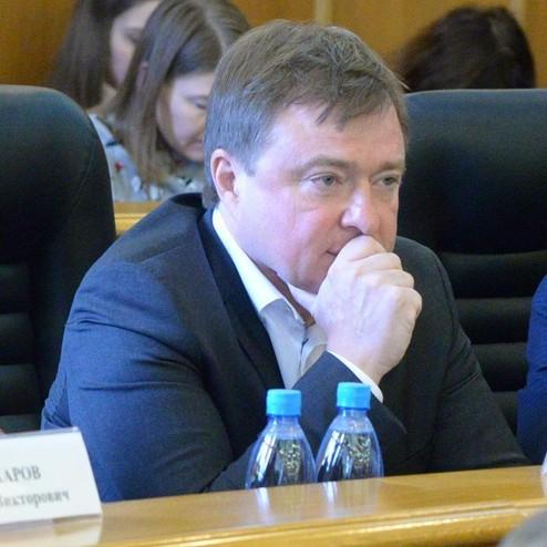 <p>Максим Иванов </p>
