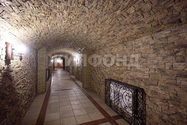 Гараж соединяется с основным домом подземным переходом  | Источник: «Жилфонд» / N1