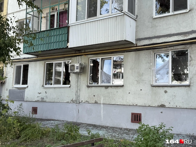 Стекла выбиты во всех домах | Источник: Сергей Петунин / 164.RU