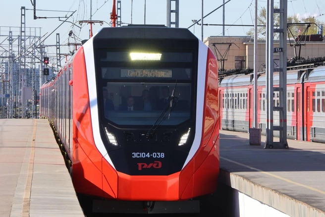 Государство направит 15 млрд рублей на закупку локомотивов и электропоездов, кое-что предназначено для Петербурга | Источник: Валентин Егоршин / «Фонтанка.ру»