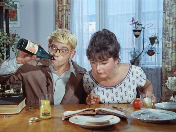 Кадр из фильма «Операция „Ы“ и другие приключения Шурика»