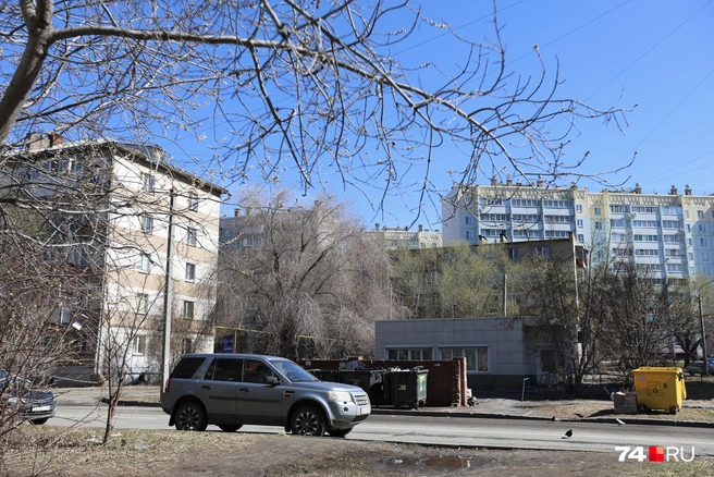 Жители микрорайона уже не раз наблюдали странные выходки мужчины | Источник: Наталья Лапцевич