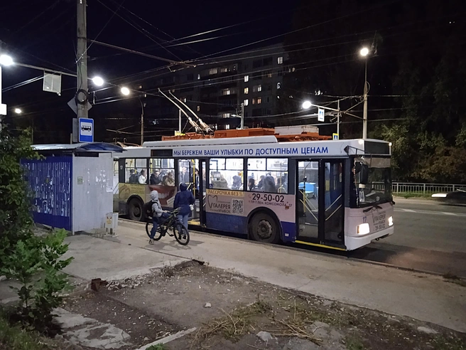 В Ульяновске продолжаются испытания нового троллейбуса с автономным ходом | Источник: Дмитрий Сильнов / 173. RU