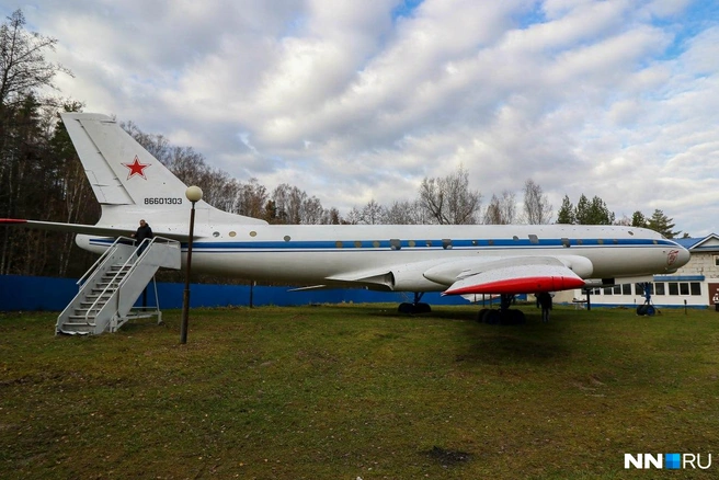 Пассажирский Ту-104 — самый большой самолёт в музее | Источник: Наталья Бурухина / NN.RU