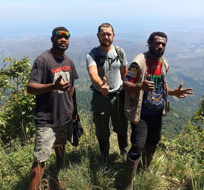Во время поездки Александр очень много общался с местными жителями — папуасами | Источник: Александр Фомичев