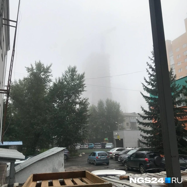 Привычные здания начали принимать другую форму | Источник: читатель NGS24.RU