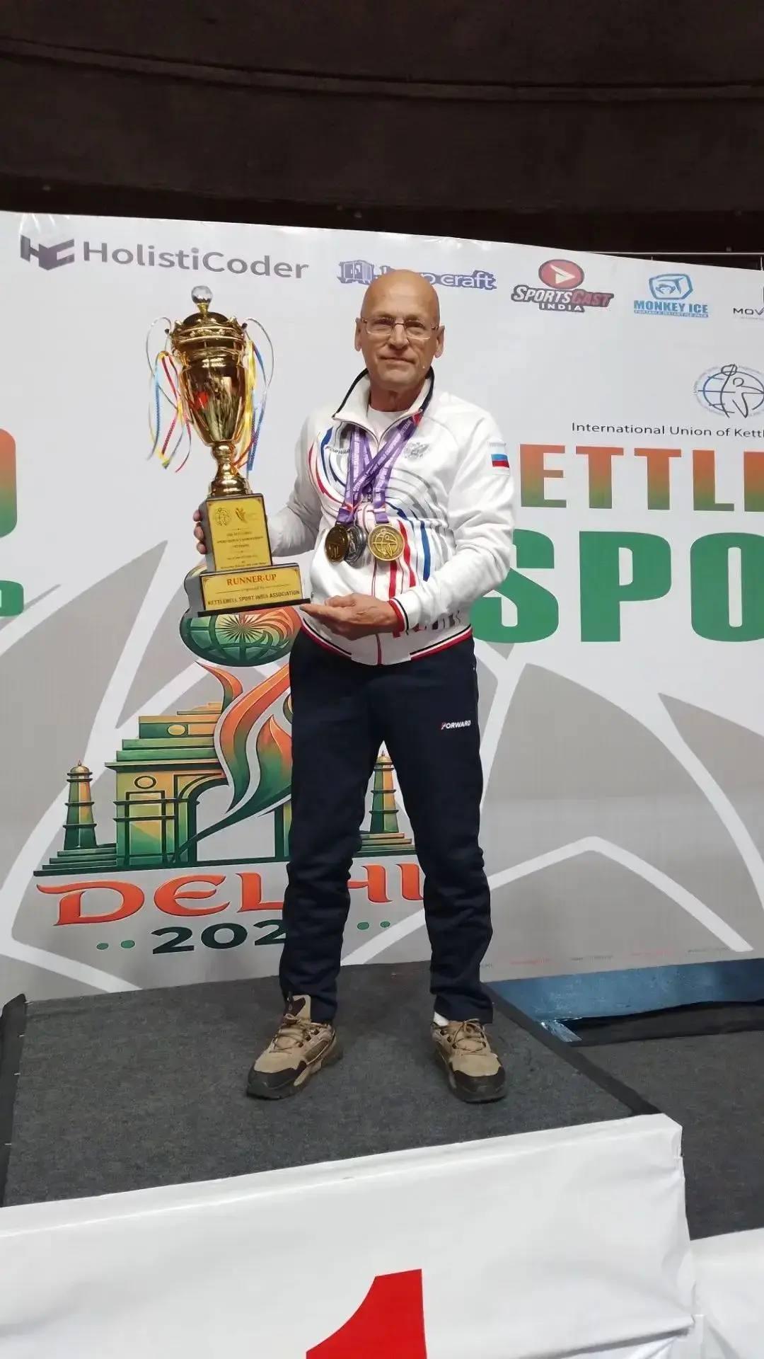 Два жителя Зауралья стали чемпионами мира по гиревому спорту в Индии