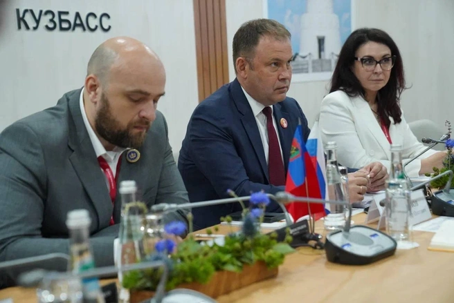 Также в Кузбассе возведут новый логистический центр для посылок в контейнерах | Источник: пресс-служба администрации Кемеровской области