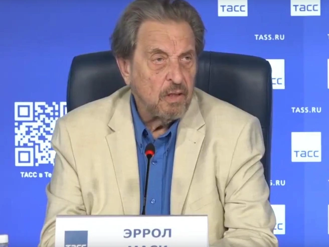 Эррол Маск прибыл в Россию для двухнедельного тура | Источник: трансляция конференции в пресс-центре ТАСС