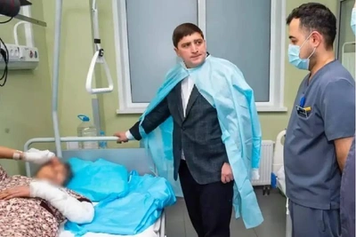 Cleaner shows self-sacrifice after Nizhnekamsk schoolboy attack