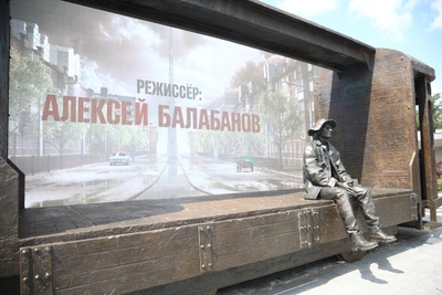 В Екатеринбурге открыли памятник Балабанову: приехали звезды