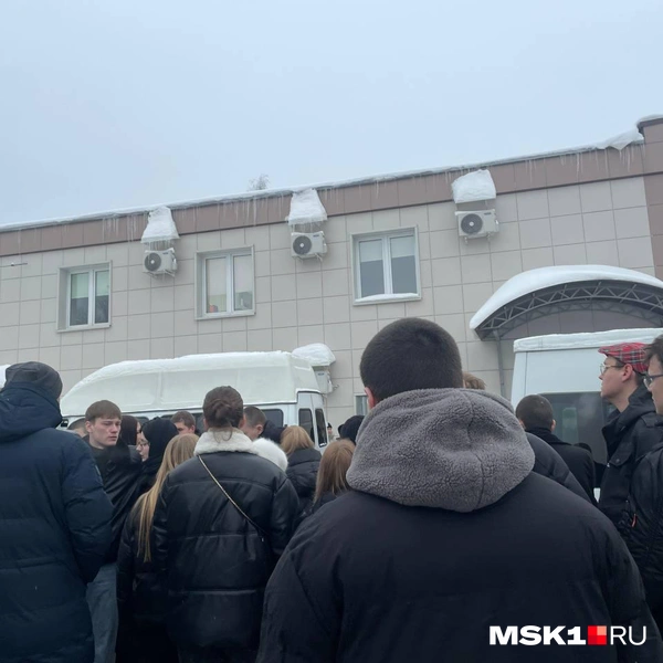 В толпе то и дело раздавались всхлипы | Источник: Вера Борисова / MSK1.RU