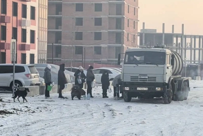 В Чите организуют подвоз воды в мкр Романовский после аварии