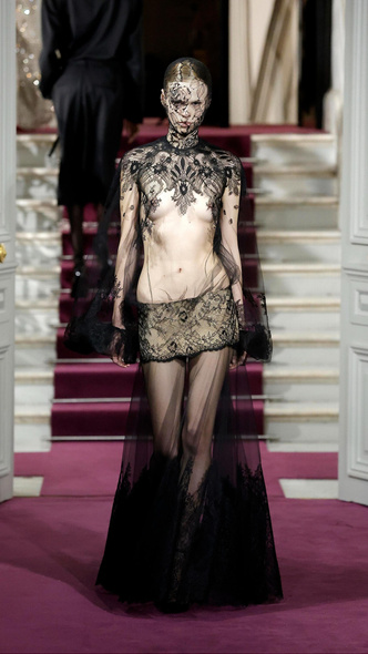 Разобьют вам сердце: самые роскошные вечерние платья на кутюрной Неделе моды 2024 в Париже