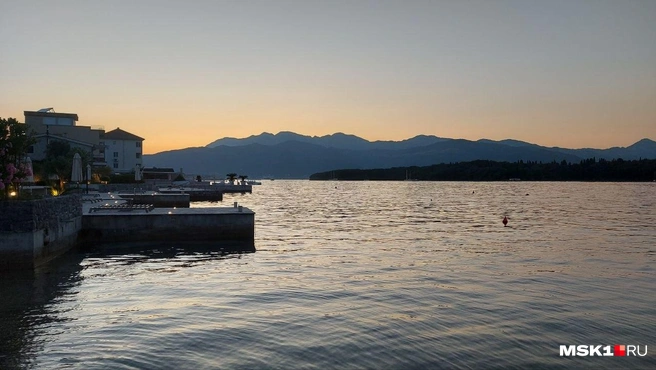 Красивая природа, безвизовый режим и отсутствие языкового барьера привлекало россиян в Черногории | Источник: Анна Голубницкая / MSK1.RU