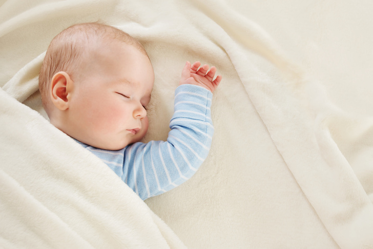 сколько должен спать новорожденный