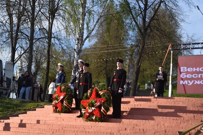 В Костромской области спустили на воду венки Победы
