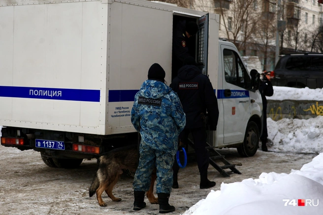 Задержанного накануне Шумакова уже доставили в суд  | Источник: Михаил Шилкин 
