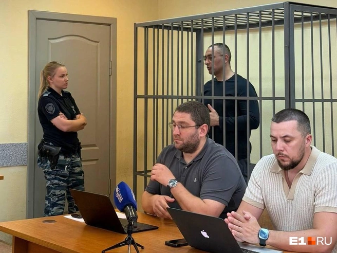 Разбирательство проходит в Ленинском районном суде | Источник: читатель Е1.RU