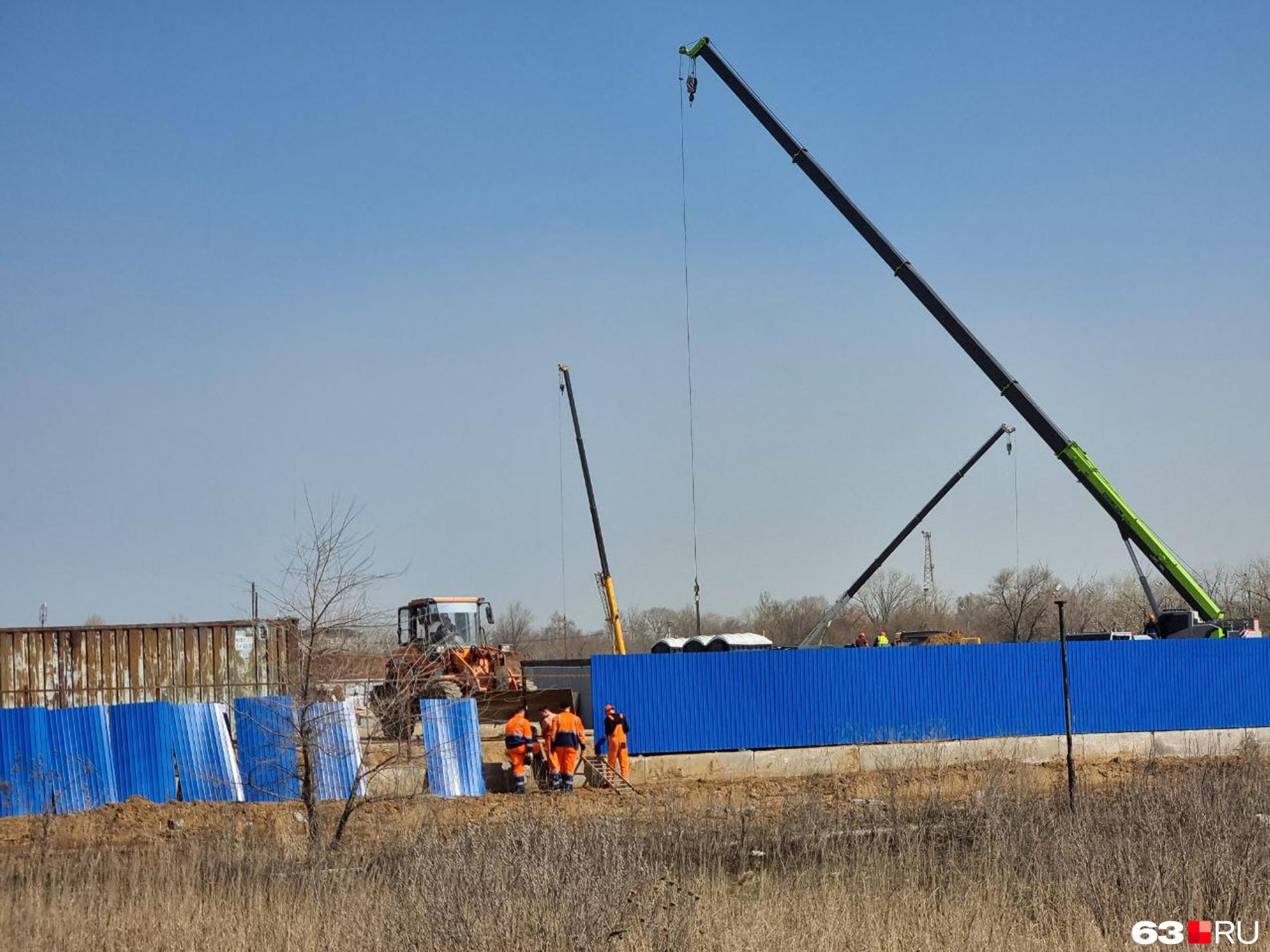 Законно или нет строят дома за ТЦ Metro на Уральской в Самаре - 12 апреля  2023 - 63.ру