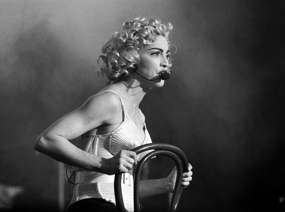 Бьюти-тренды, которые ввела в моду Мадонна (даже если вы об этом не знали) | marieclaire.ru