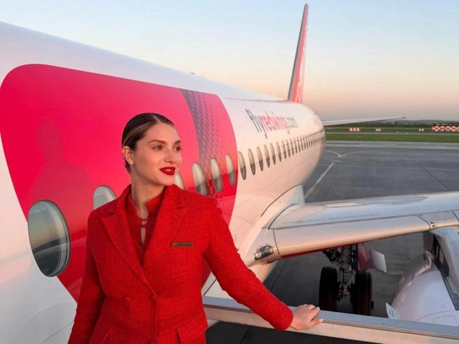 Она также увлекается психологией и печет торты | Источник: topstewardess.ru