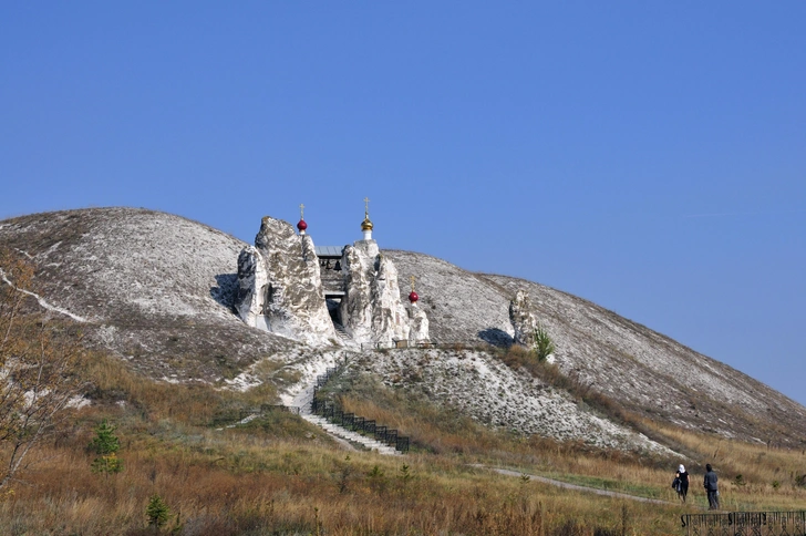 Костомаровский Спасский монастырь | Источник: Khrolenko/Shutterstock/Fotodom.ru