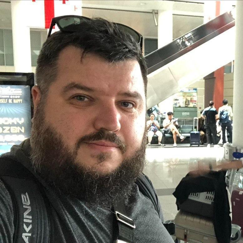 <p>Олег Иванов</p>