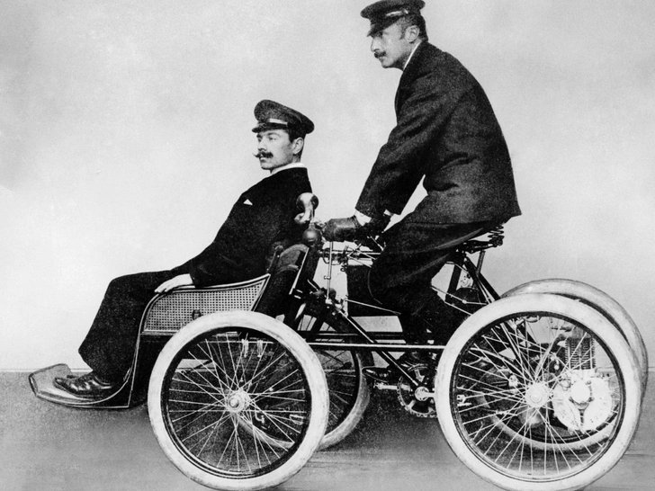 Джованни Аньелли за рулем квадроцикла PhTnix. Италия, 1899 год