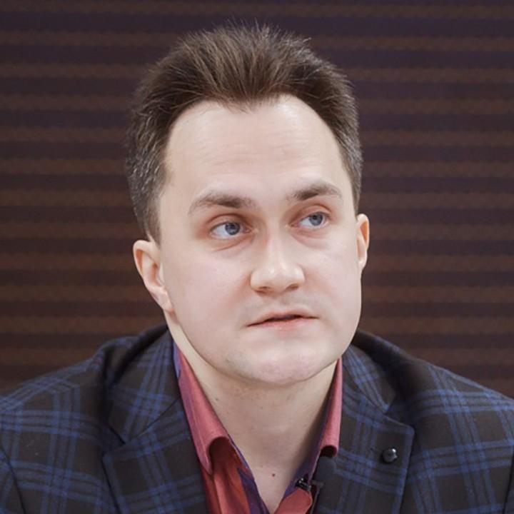 <p>Александр Фролов</p>