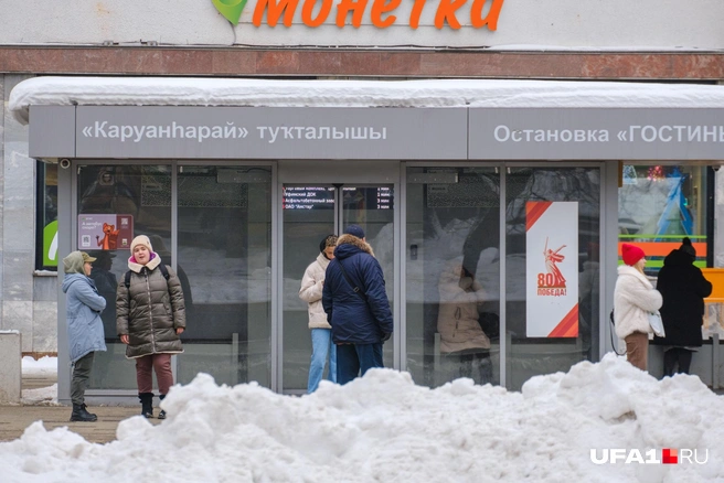 В ожидании транспорта | Источник: Булат Салихов / UFA1.RU
