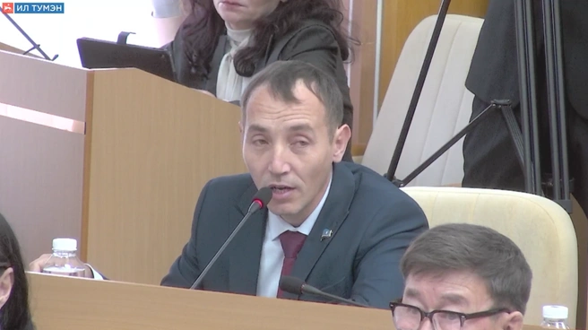 Александр Иванов предложил перенести слушание по Конституции  | Источник: Государственное Собрание (Ил Тумэн) Республики Саха (Якутия) / Платформа